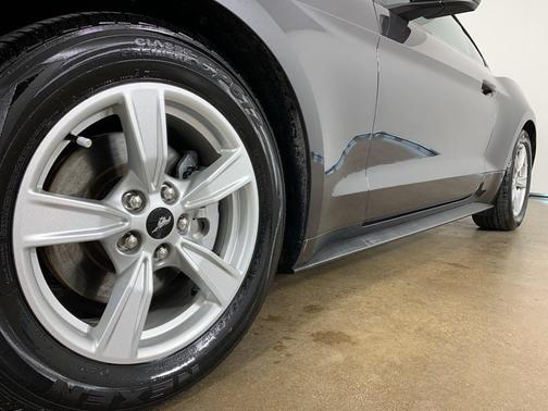 2022 Ford Mustang EcoBoost