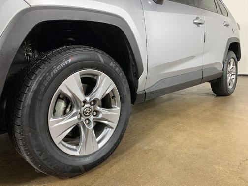 Silver Sky Metallic 2022 Toyota RAV4 XLE