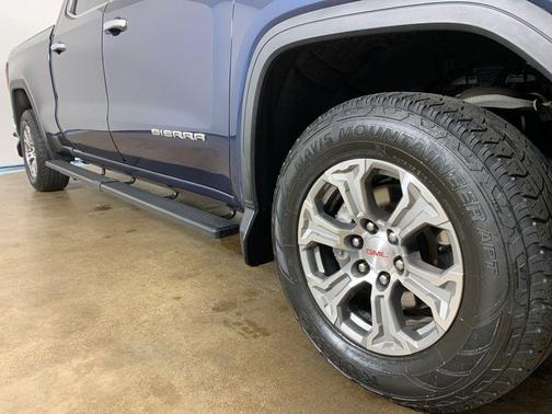 Pacific Blue Metallic 2022 GMC Sierra 1500 SLT