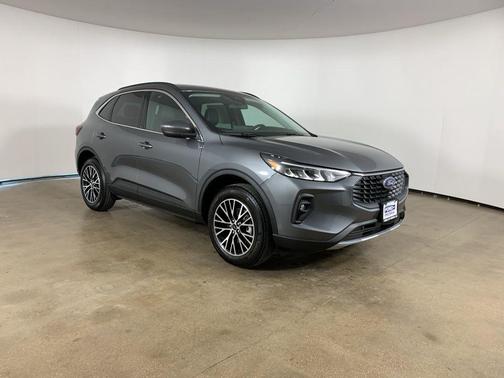 2025 Ford Escape PHEV SE