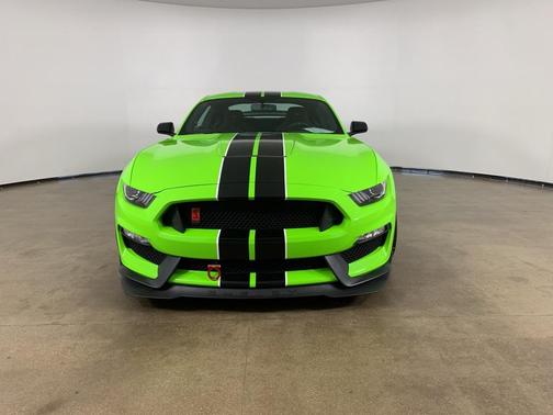 2016 Ford Shelby GT350R Base