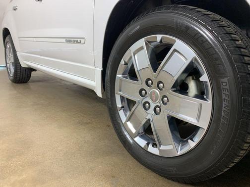 White Frost Tricoat 2016 GMC Acadia Denali