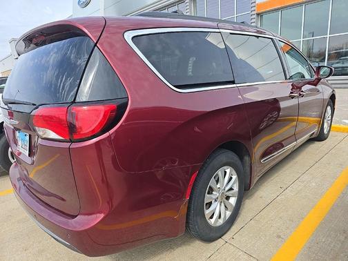 Velvet Red Pearlcoat 2017 Chrysler Pacifica Touring-L