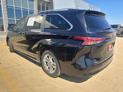 2021 Toyota Sienna Platinum 7 Passenger