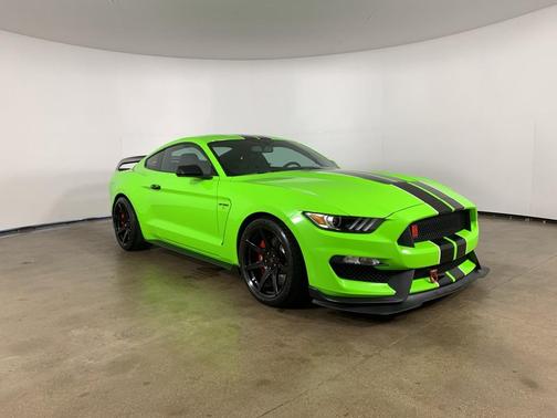 2016 Ford Shelby GT350R Base