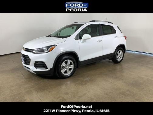 Summit White 2017 Chevrolet Trax LT