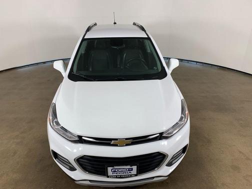 Summit White 2017 Chevrolet Trax LT