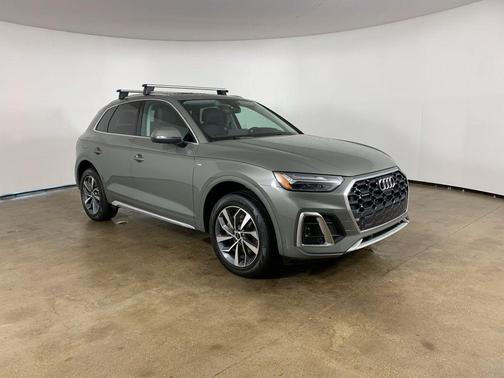 Chronos Gray Metallic 2023 Audi Q5 45 S line Premium Plus