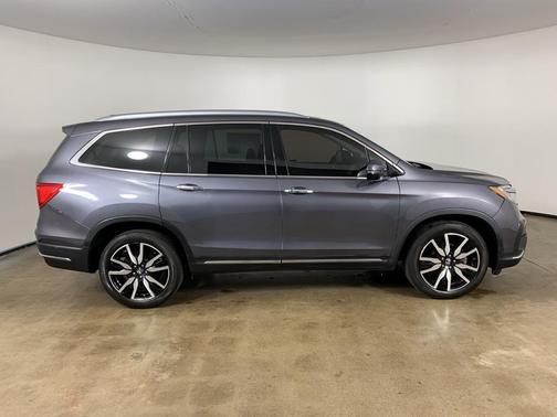 2022 Honda Pilot Touring 8-Passenger