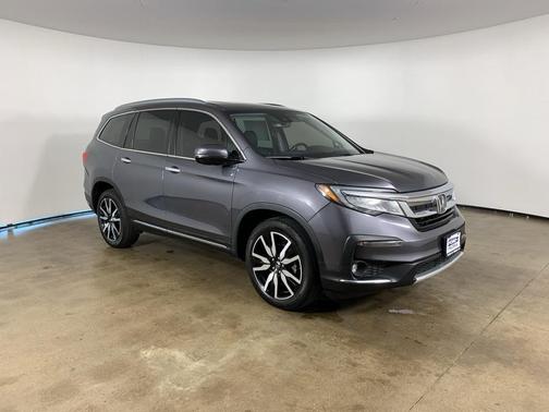 2022 Honda Pilot Touring 8-Passenger