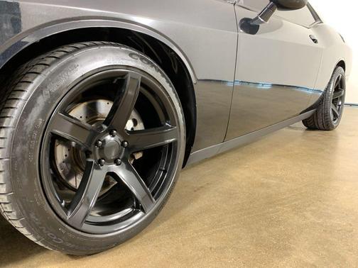 Phantom Black Tri-Coat Pearl 2015 Dodge Challenger R/T Plus