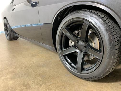 Phantom Black Tri-Coat Pearl 2015 Dodge Challenger R/T Plus