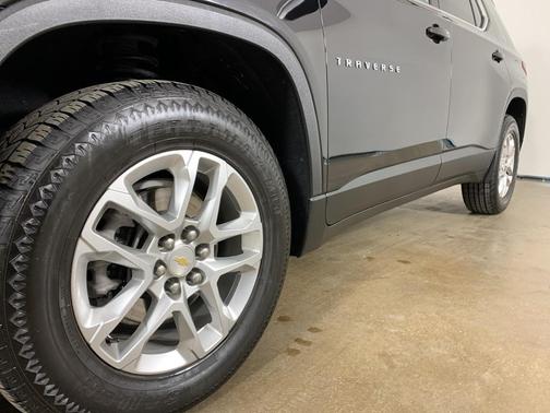 2021 Chevrolet Traverse LT Cloth