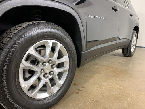 2021 Chevrolet Traverse LT Cloth