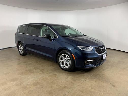 Fathom Blue Pearlcoat 2024 Chrysler Pacifica Limited