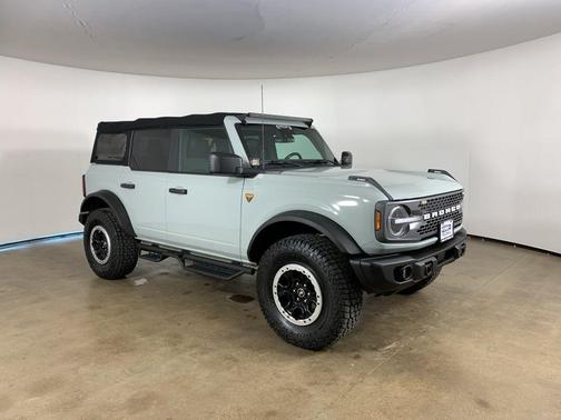 CACTUS GRAY 2022 Ford Bronco Badlands