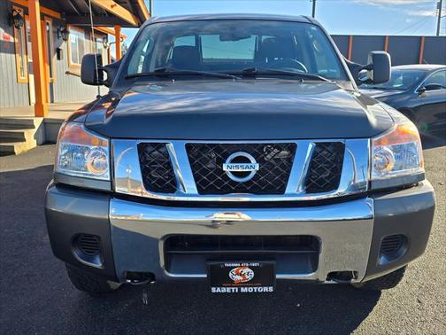 2011 Nissan Titan SV