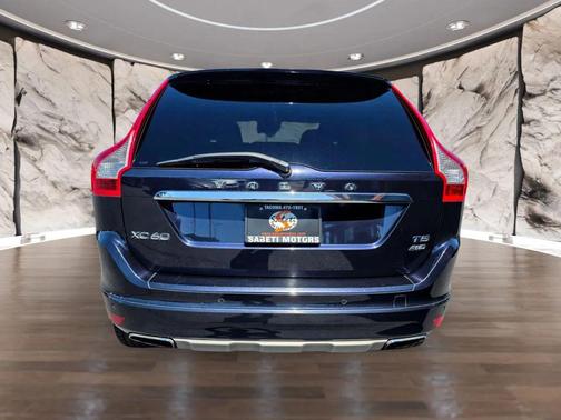 2016 Volvo XC60 T5 Platinum
