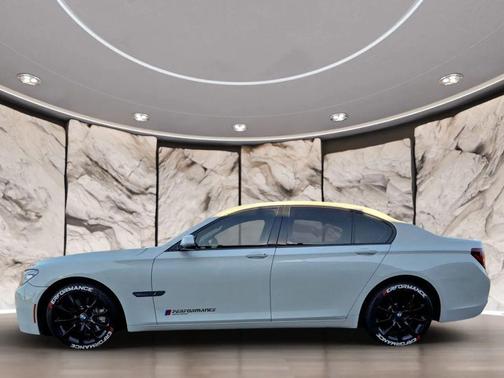 2015 BMW 750 i xDrive