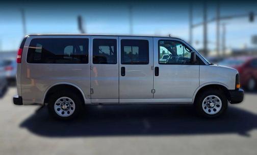 Silver Birch Metallic 2009 Chevrolet Express 1500 Base