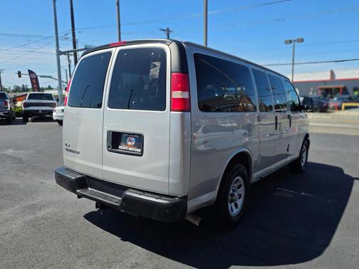 Silver Birch Metallic 2009 Chevrolet Express 1500 Base