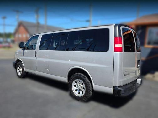Silver Birch Metallic 2009 Chevrolet Express 1500 Base