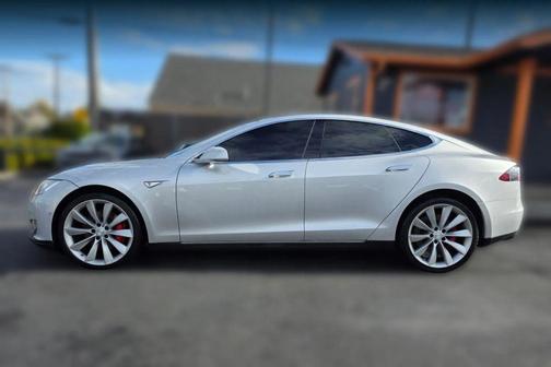 Silver Metallic 2014 Tesla Model S P85D