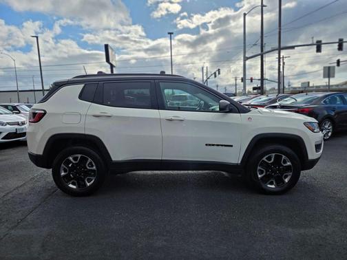 White Clearcoat 2018 Jeep Compass Trailhawk