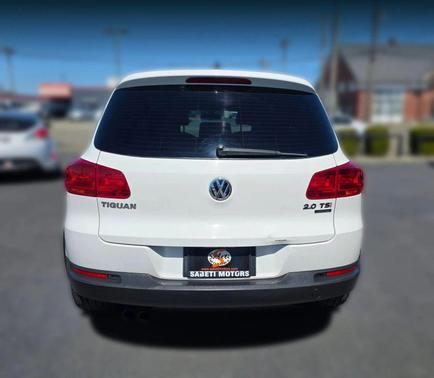 Candy White 2013 Volkswagen Tiguan 2.0T SE 4MOTION