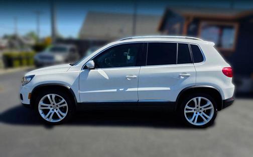 Candy White 2013 Volkswagen Tiguan 2.0T SE 4MOTION