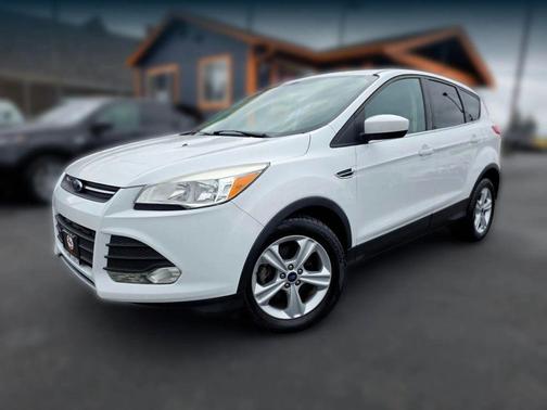 White 2014 Ford Escape SE
