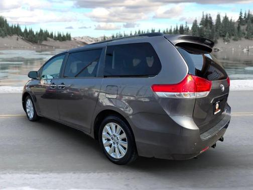 2013 Toyota Sienna XLE