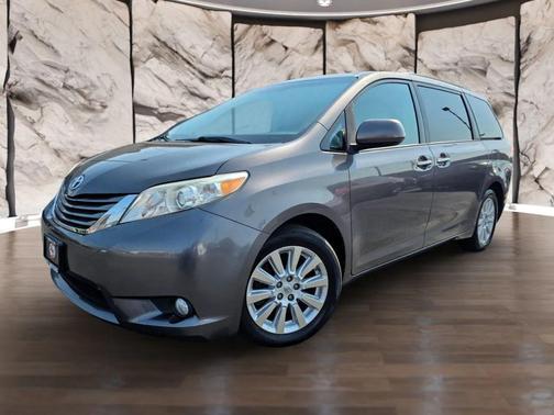 2013 Toyota Sienna XLE