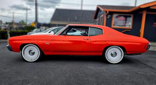 Orange 1971 Chevrolet Malibu
