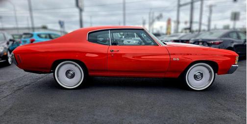 Orange 1971 Chevrolet Malibu