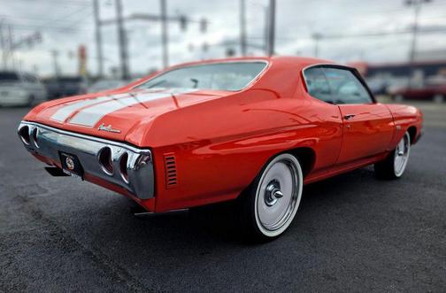 Orange 1971 Chevrolet Malibu
