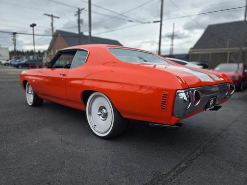 Orange 1971 Chevrolet Malibu