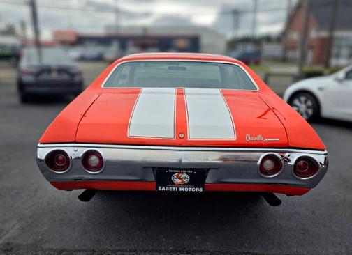 Orange 1971 Chevrolet Malibu