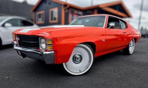Orange 1971 Chevrolet Malibu