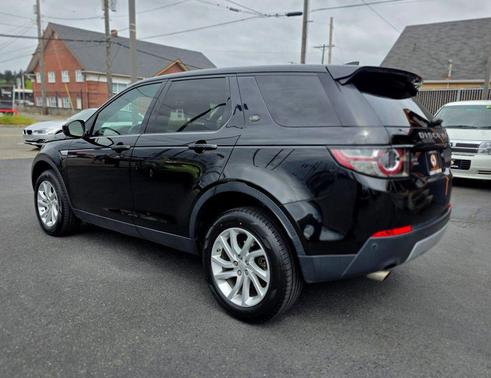 Black 2018 Land Rover Discovery Sport HSE