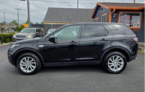 Black 2018 Land Rover Discovery Sport HSE