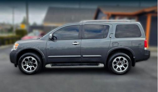 Smoke 2012 Nissan Armada SV