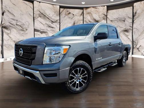 2022 Nissan Titan SV