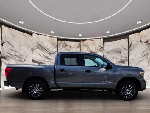 2022 Nissan Titan SV
