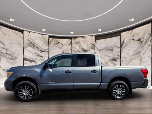 2022 Nissan Titan SV