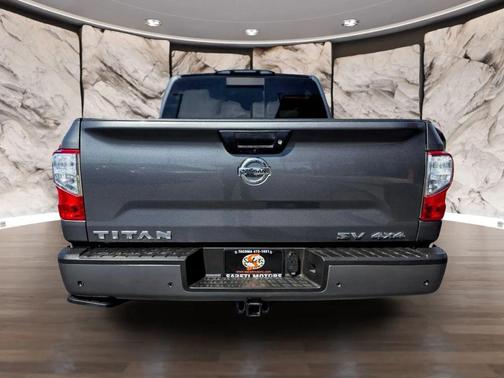 2022 Nissan Titan SV