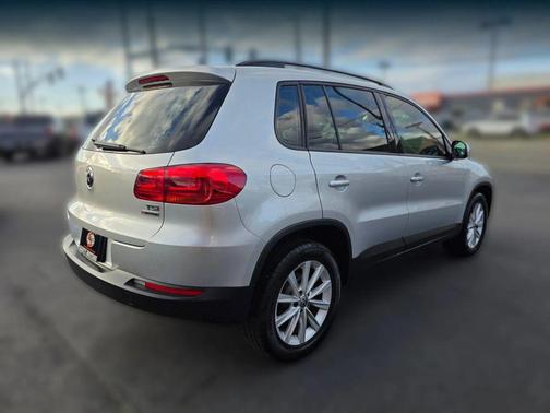 2018 Volkswagen Tiguan Limited 2.0T 4MOTION