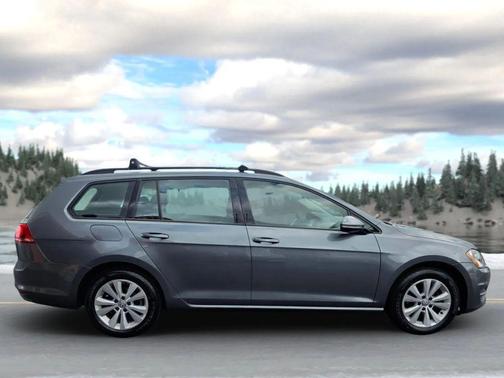 2017 Volkswagen Golf SportWagen TSI S