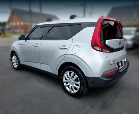 Sparkling Silver 2020 Kia Soul LX