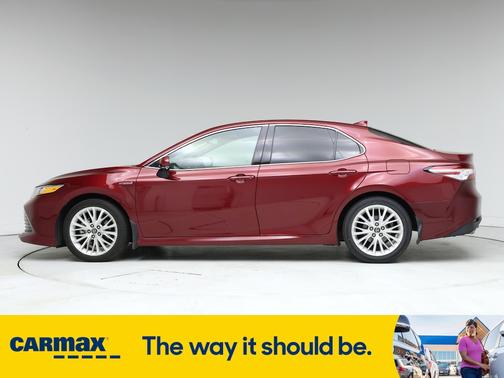 2019 Toyota Camry Hybrid XLE